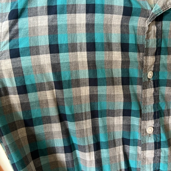 Men’s casual J.Crew button up shirt. - Picture 2 of 3